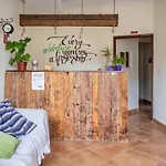 Hostel Natural Mystic Costa de Caparica