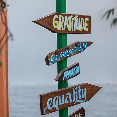 Natural Mystic Хостел *