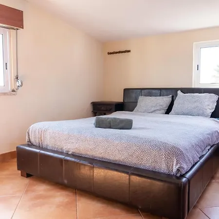 Natural Mystic Хостел Кошта-да-Капарика