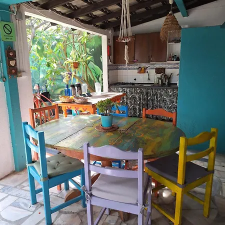 Hostel Natural Mystic Costa da Caparica